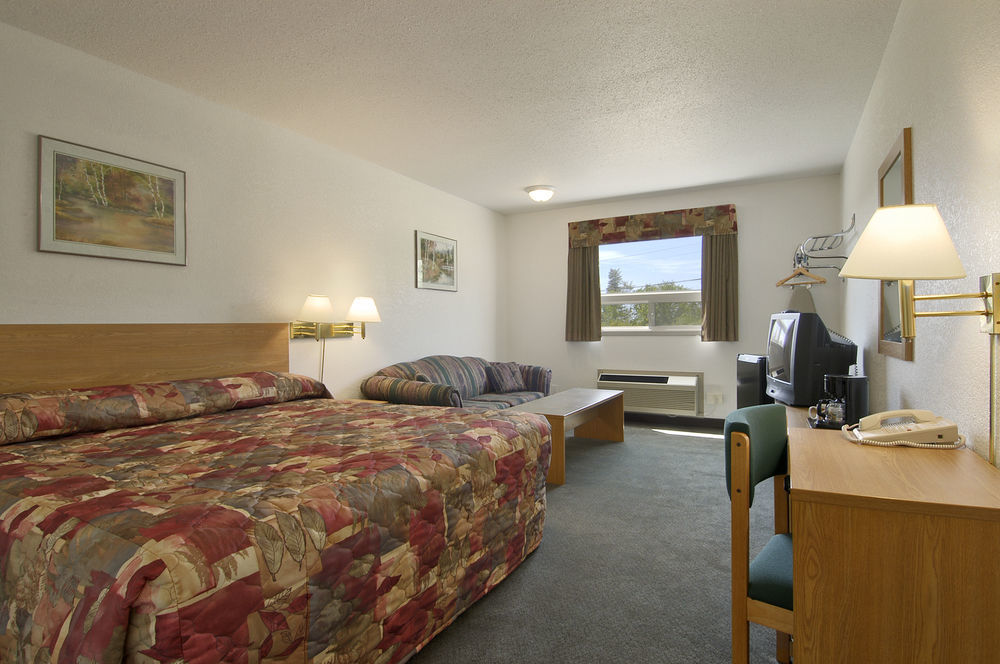 Super 8 By Wyndham Kenora Otel Dış mekan fotoğraf